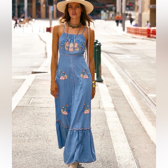BNWT chasing unicorns bad moon rising embroidered denim chambray maxi dress - Picture 2 of 4